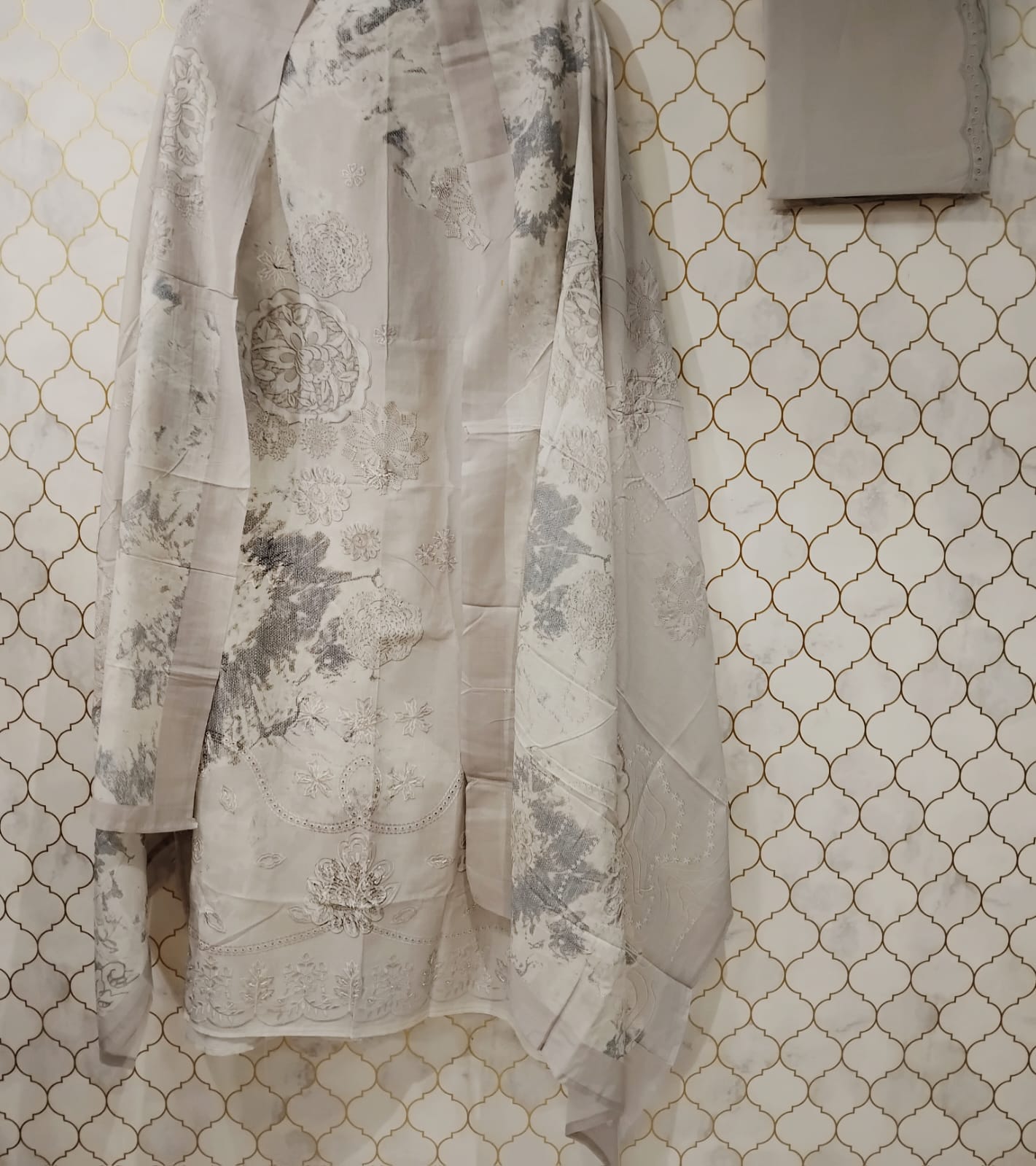 pure cotton printed suit with highlighting print pure cotton printed suit with highlighting print
