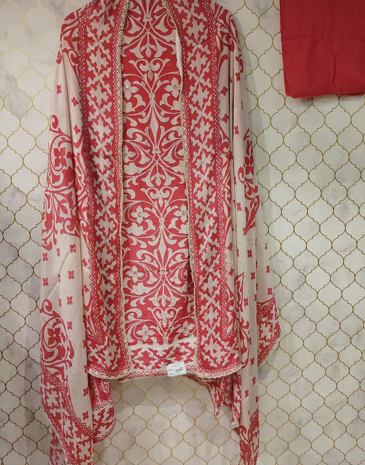 top: pure crepe with prints cut dana and sequence detailing and sisoski (4 colors) top: pure crepe with prints cut dana and sequence detailing and sisoski (4 colors)