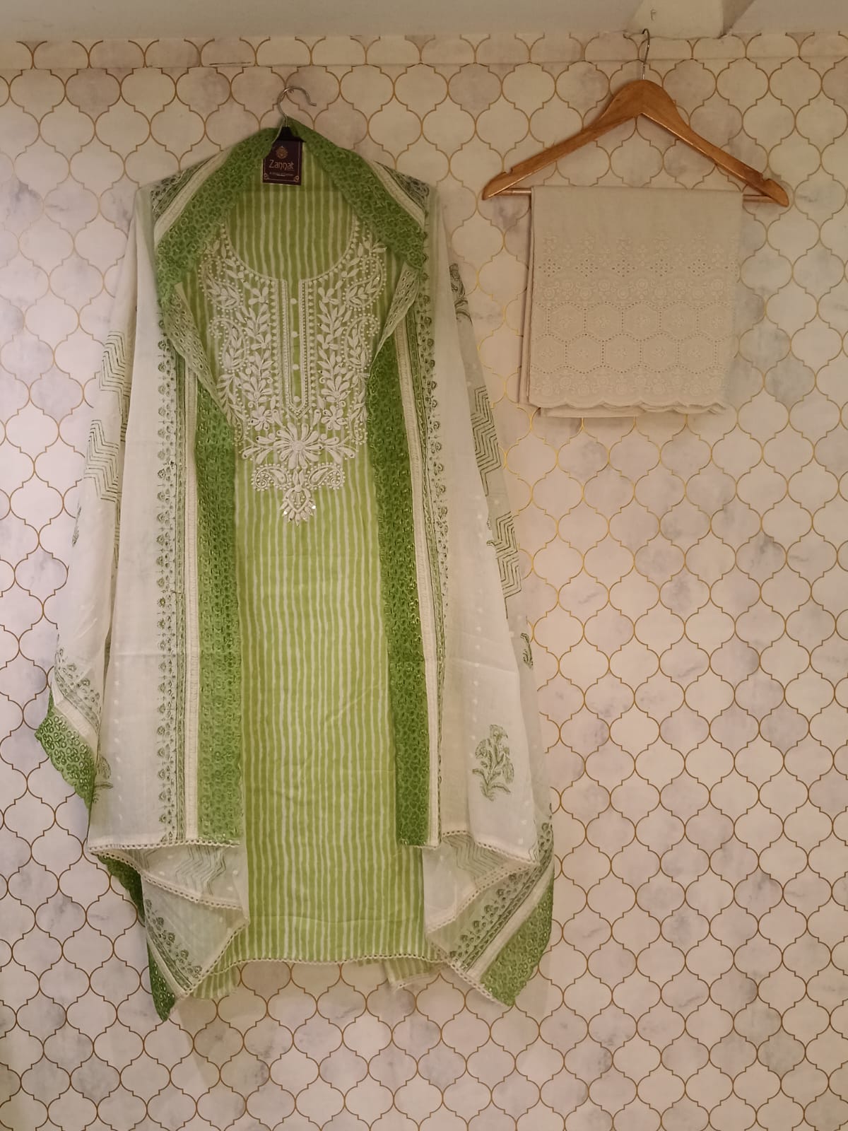 pure cotton leheriya print lucknowi chikankari work pure cotton leheriya print lucknowi chikankari work