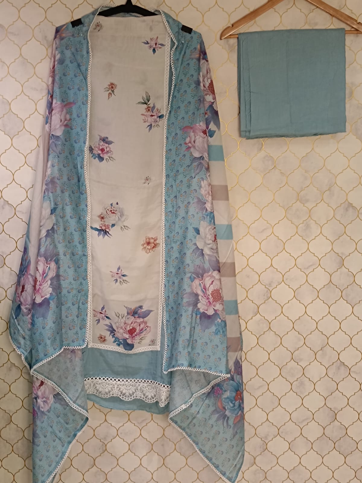 Pure Muslin Cotton all Over rose Floral Print
