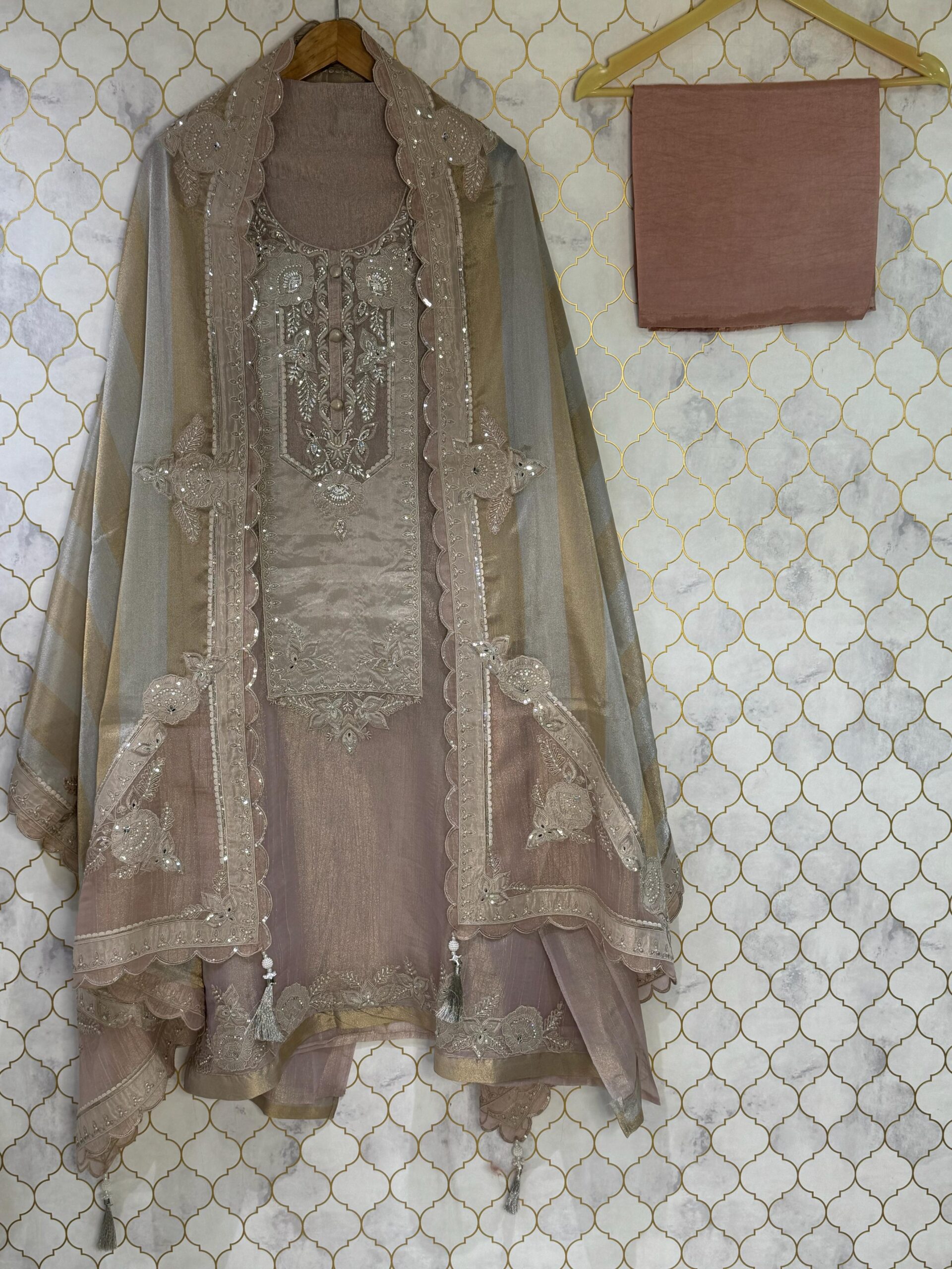 u1022 pure oraganza crush tissue with heavy cutdana and pearls thread detailing on neckline and applique patch flower u1022 pure oraganza crush tissue with heavy cutdana and pearls thread detailing on neckline and applique patch flower