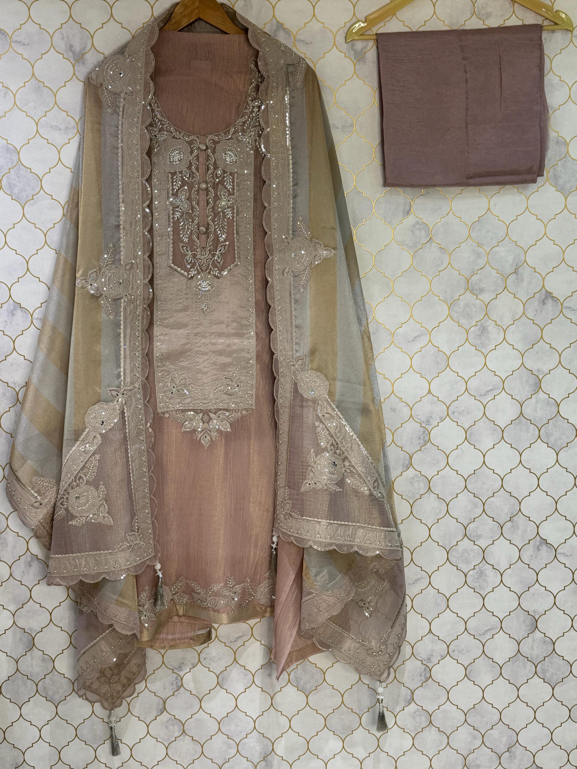 u1022 pure oraganza crush tissue with heavy cutdana and pearls thread detailing on neckline and applique patch flower u1022 pure oraganza crush tissue with heavy cutdana and pearls thread detailing on neckline and applique patch flower