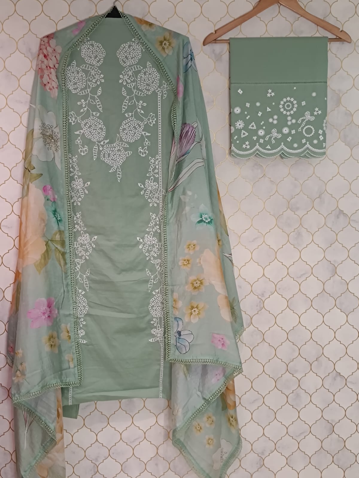 u1051 pure cotton mul with thread work on front lace given on hemline u1051 pure cotton mul with thread work on front lace given on hemline
