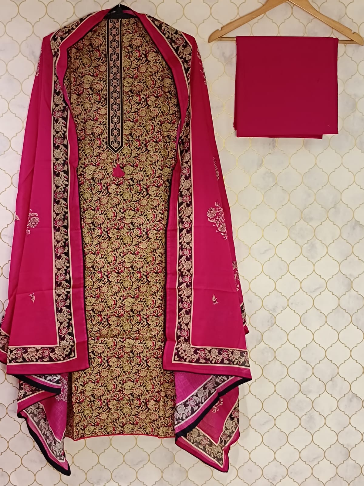 u1052 pure thik cotton with hand block printed thread work on neckline lace given on hemline u1052 pure thik cotton with hand block printed thread work on neckline lace given on hemline