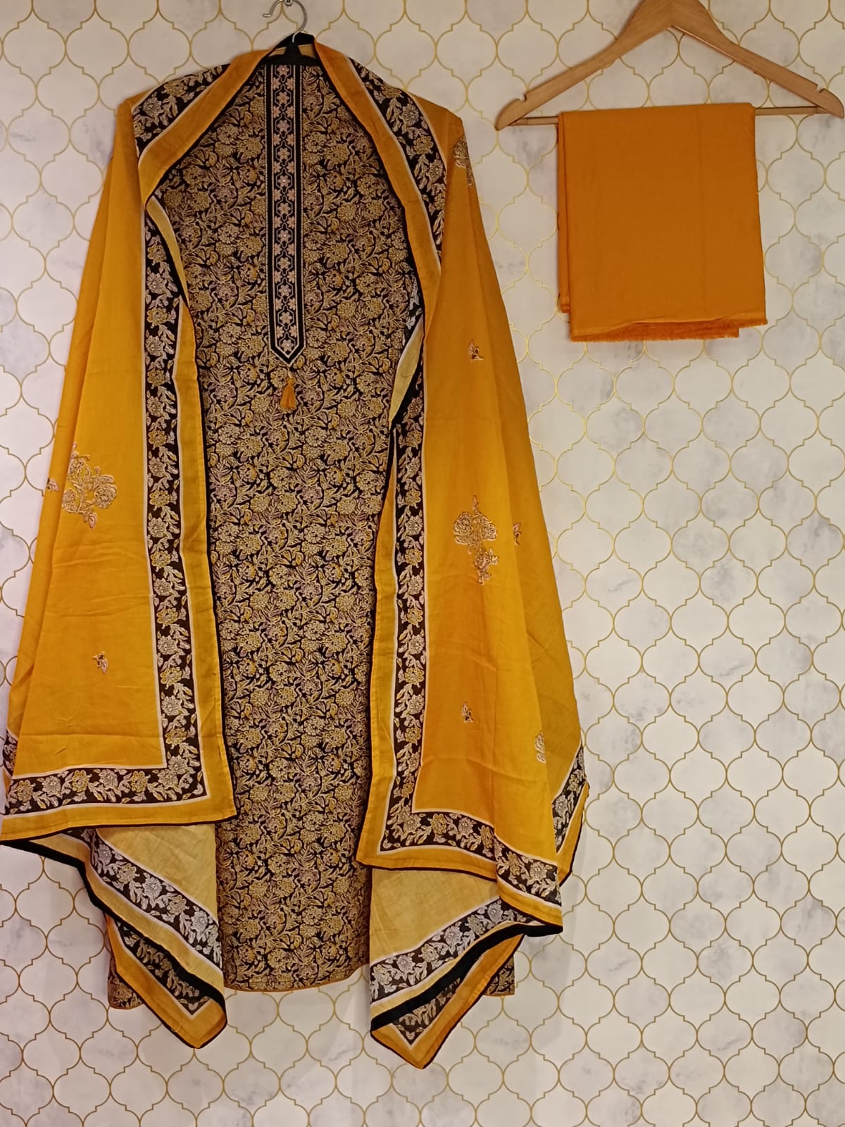 u1052 pure thik cotton with hand block printed thread work on neckline lace given on hemline u1052 pure thik cotton with hand block printed thread work on neckline lace given on hemline