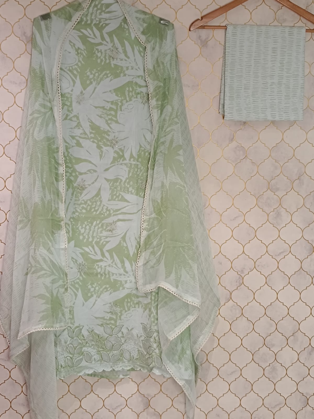 u1055 pure cotton printed thread buties in front patch flower on hello u1055 pure cotton printed thread buties in front patch flower on hello