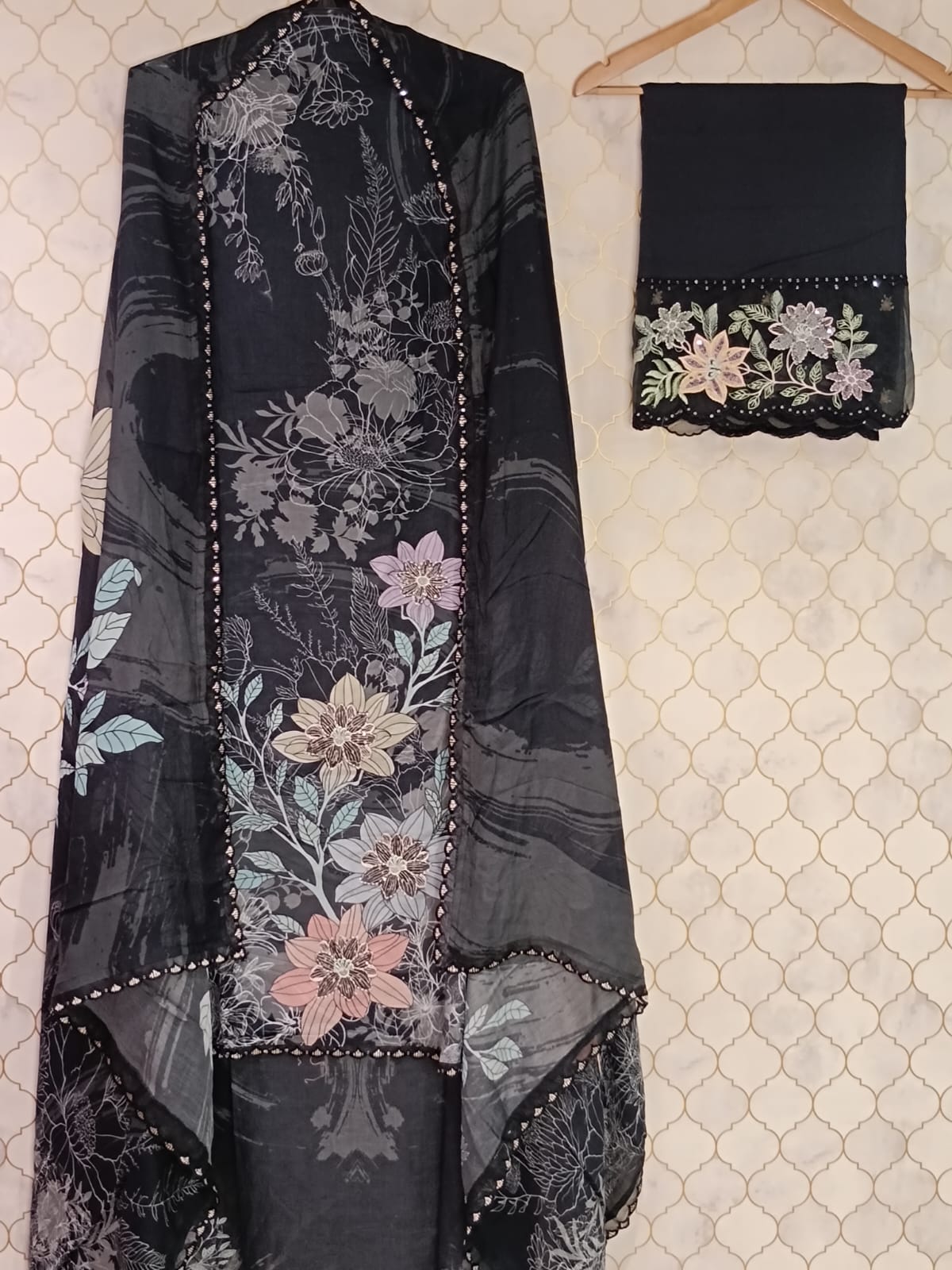 u1057 pure cotton mul mul with digital printed lace given on hemline u1057 pure cotton mul mul with digital printed lace given on hemline