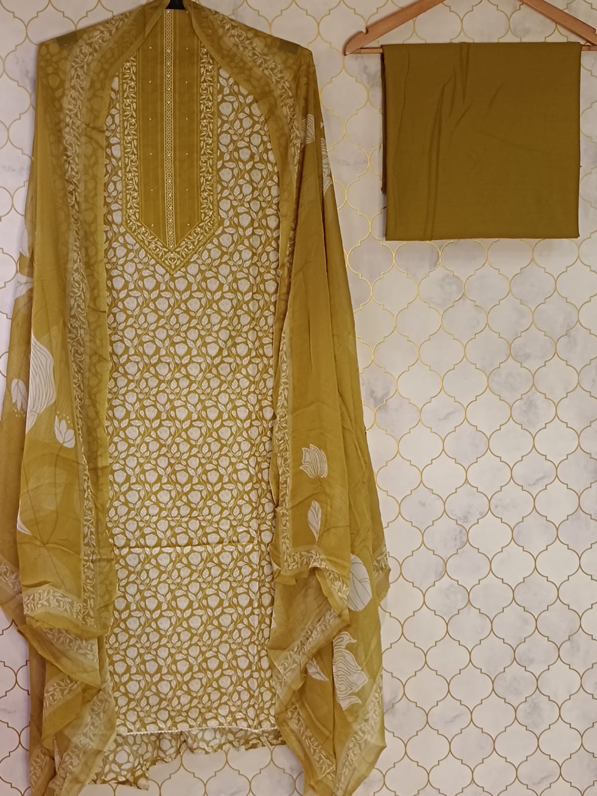 u1058 pure thick cotton with block printed lace given on hemline u1058 pure thick cotton with block printed lace given on hemline