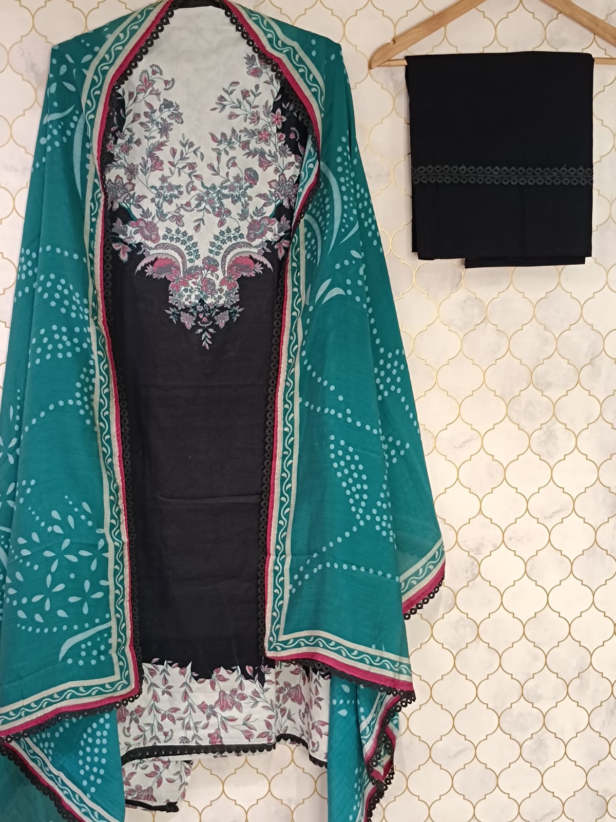 u1070 pure cotton printed neckline and printed hemline with lace detailing u1070 pure cotton printed neckline and printed hemline with lace detailing