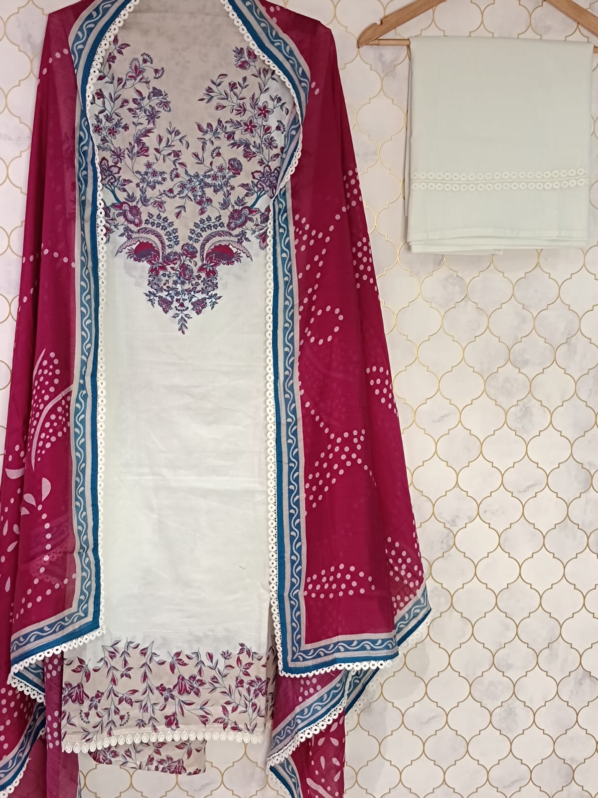 u1070 pure cotton printed neckline and printed hemline with lace detailing u1070 pure cotton printed neckline and printed hemline with lace detailing