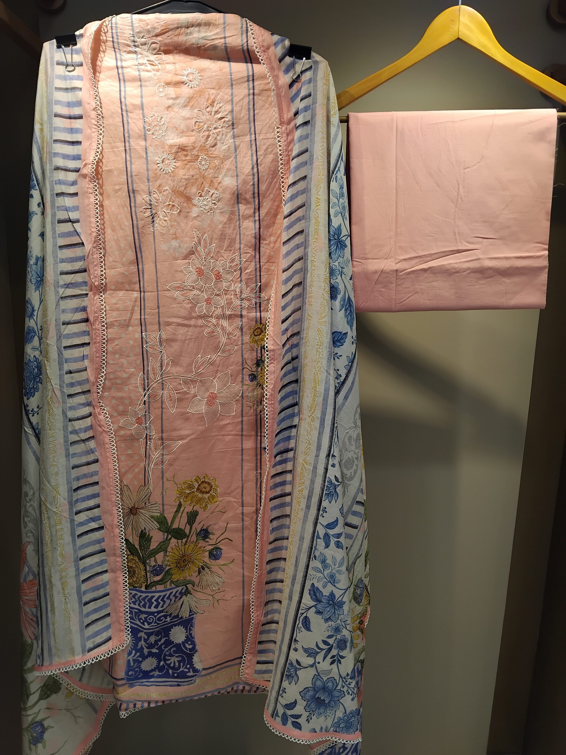 U1109-Pure Cotton with Thread Work block Prints Lace Given on Hemline - Image 3