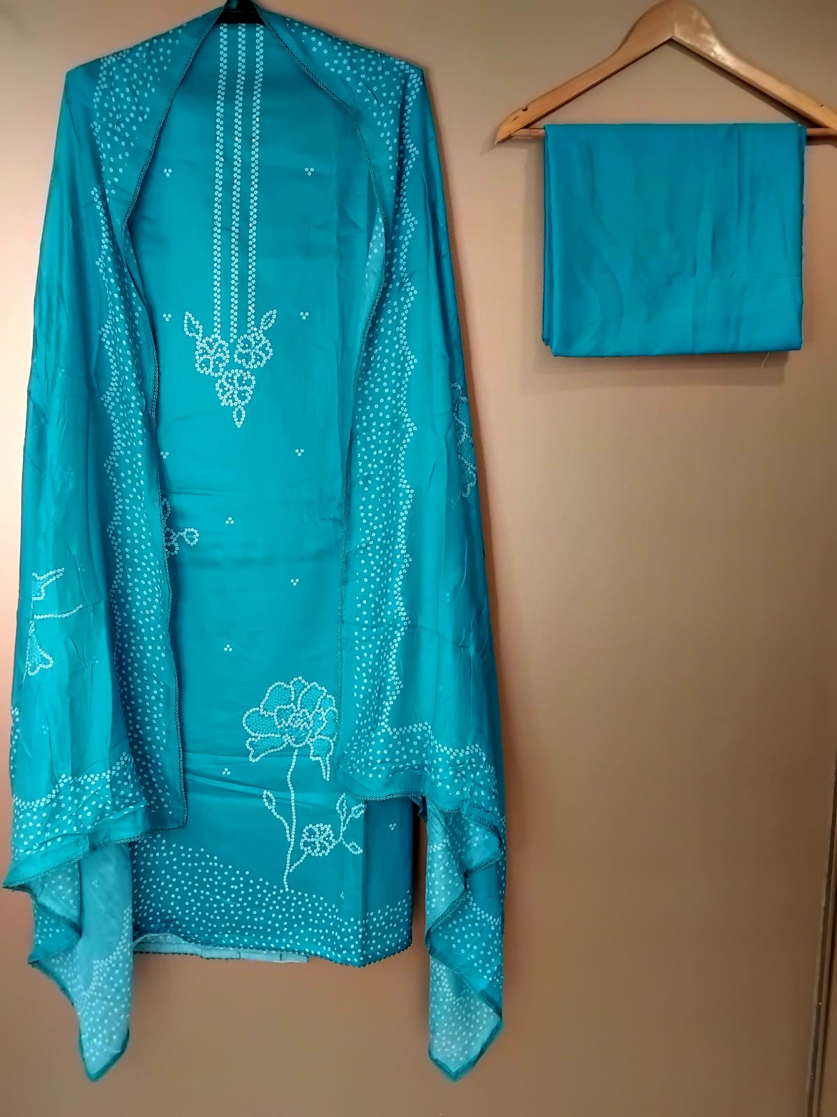 pure glace cotton with jaipuri print sequence detailing pure glace cotton with jaipuri print sequence detailing