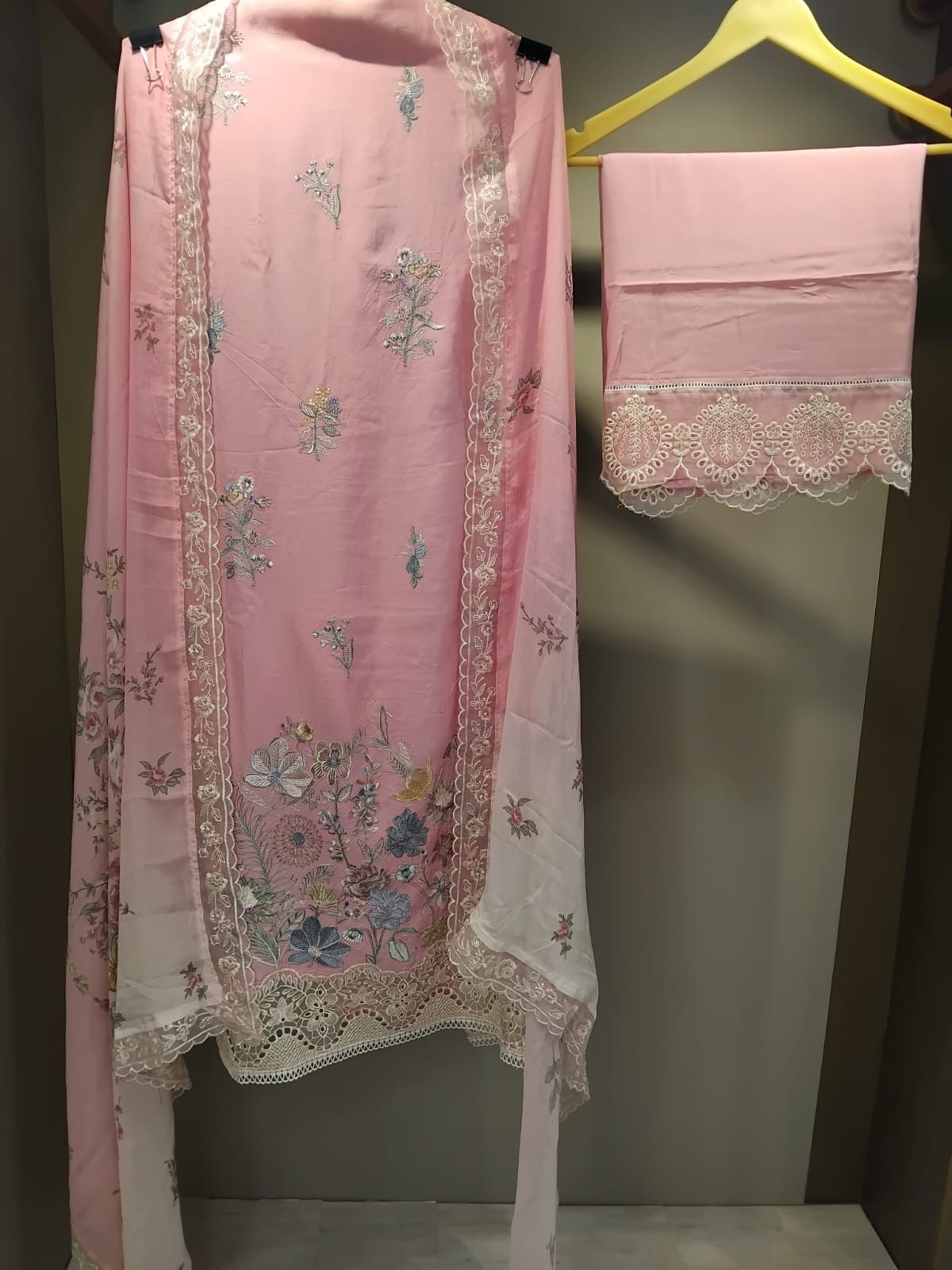 u1121 pure cotton mul mul thread work on front organza jall lace on hemline u1121 pure cotton mul mul thread work on front organza jall lace on hemline